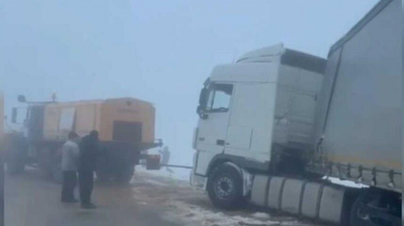 Более 3 млн автомобилей сопроводили полицейские Казахстана с начала зимы