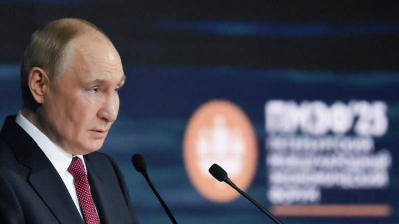 Путин обвинил Запад в отсутствии мира на Украине